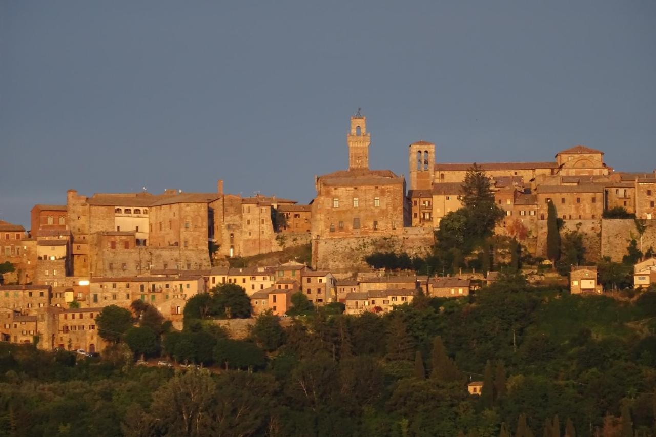 Cugusi Bnb Montepulciano Stazione Exterior foto